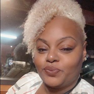 Meet your Posher, Shamonica